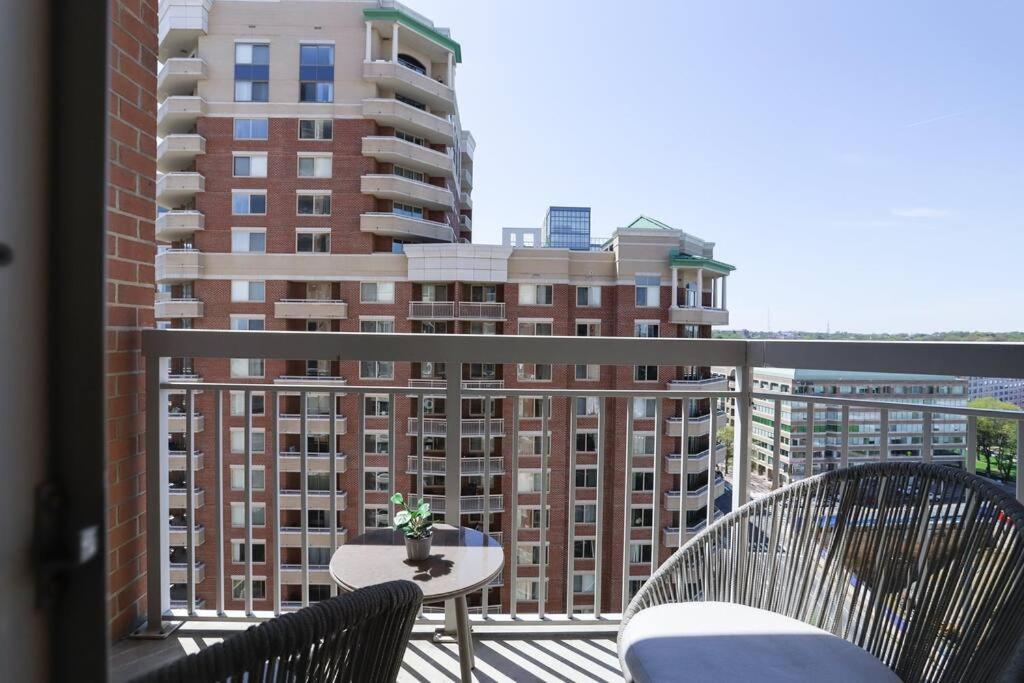 Bright Apartment Walk To Ballston Metro 阿林顿 外观 照片