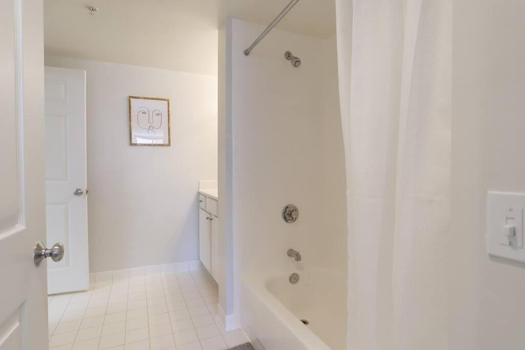 Bright Apartment Walk To Ballston Metro 阿林顿 外观 照片